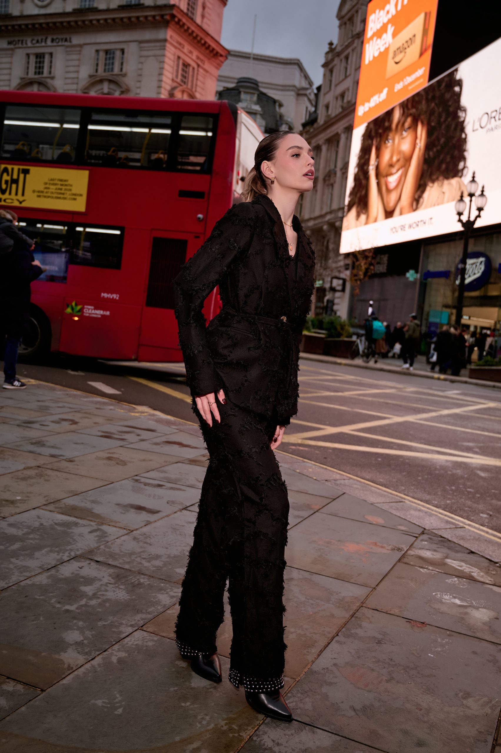 ORE_6472 Σετ Σακάκι Παντελόνι Μαύρο με Ζώνη - Image 1