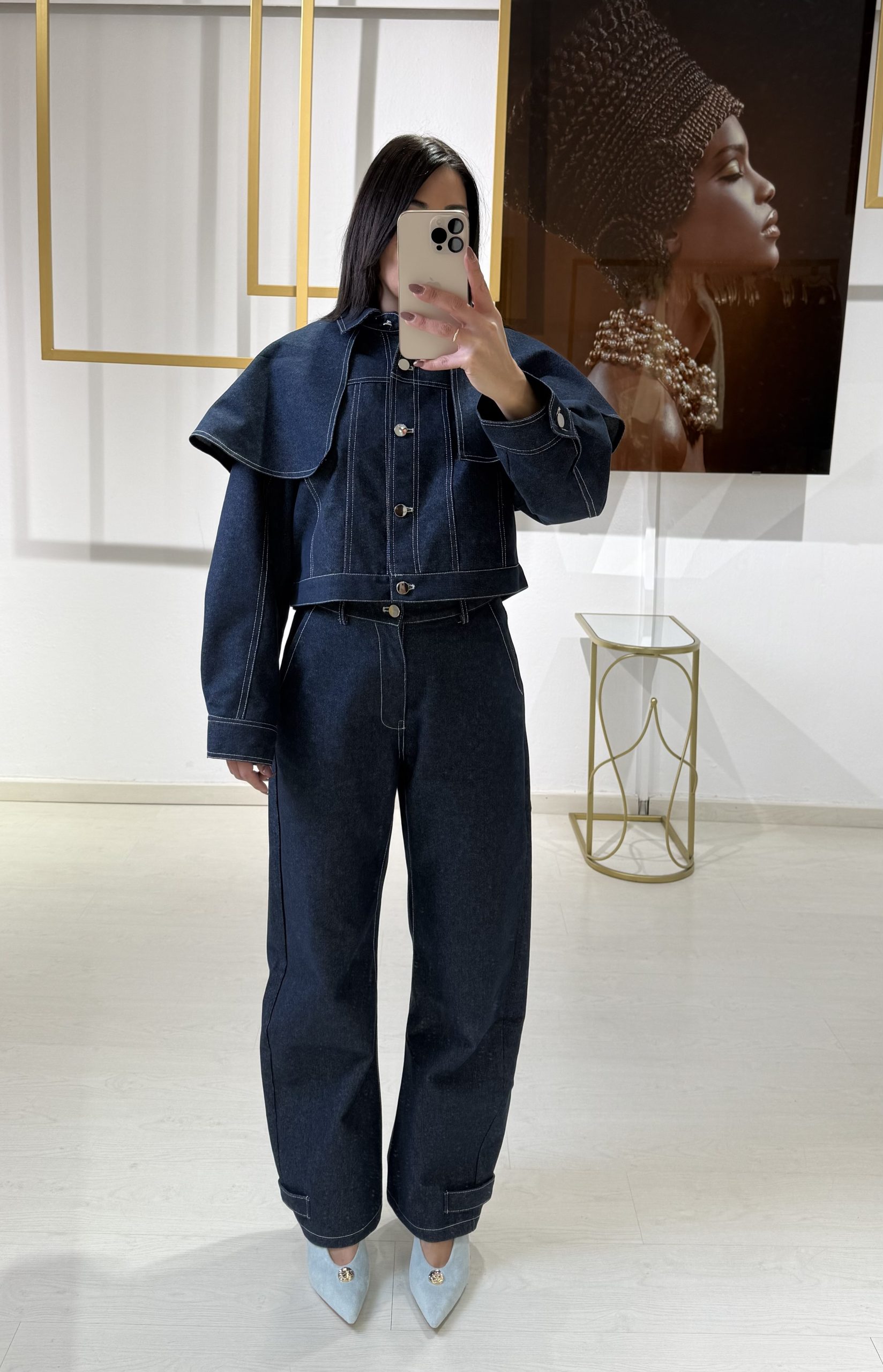 IMG_3996 Σετ Denim με Εντυπωσιακό Γιακά & Ψηλόμεσο Παντελόνι - Image 1